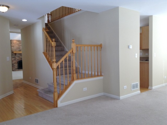 Building Photo - 2451 Roseglen Way