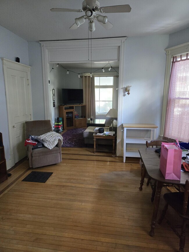 Building Photo - 3024 Harriet Ave