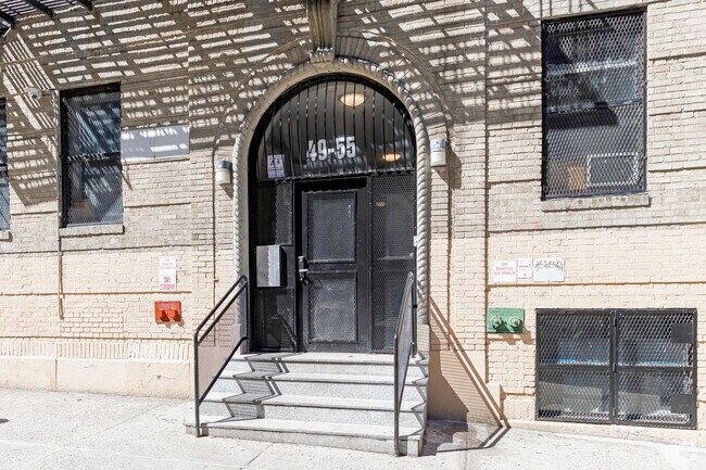 Entrance - 49-55 Wadsworth Ter