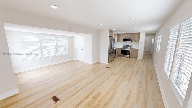 Building Photo - 135 Hilson Ct