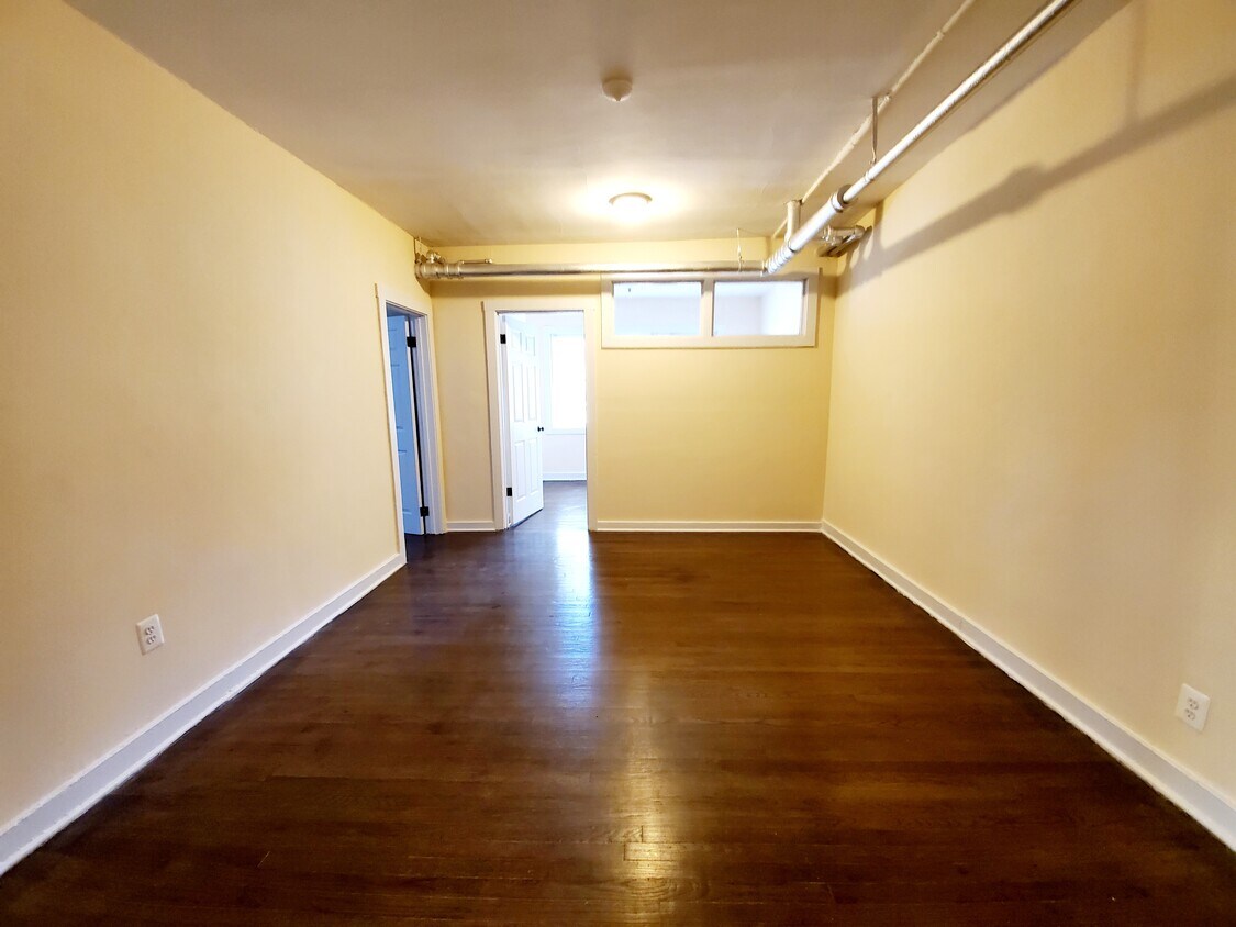 Primary Photo - 4412 N St Louis Ave
