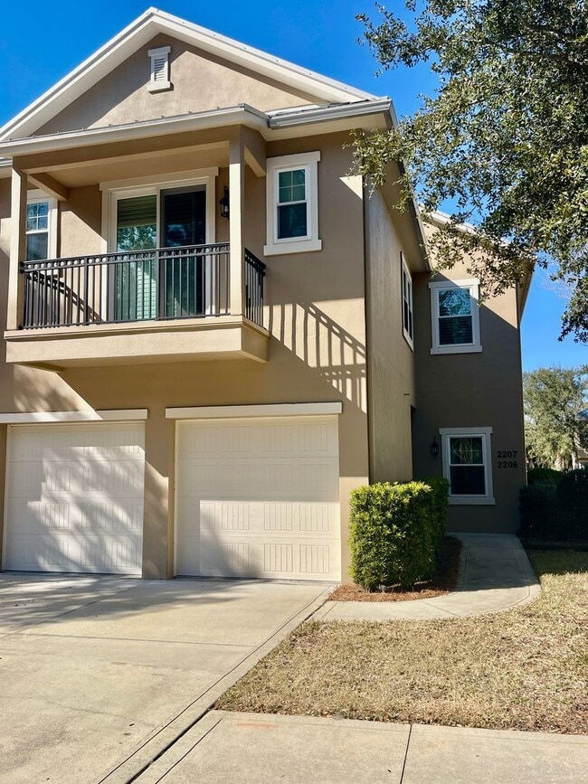 Building Photo - 2208 Summerwoods