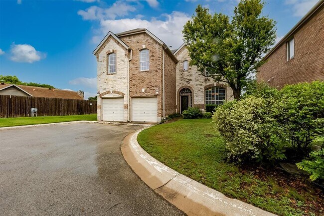 Building Photo - 11608 Spicewood Pkwy