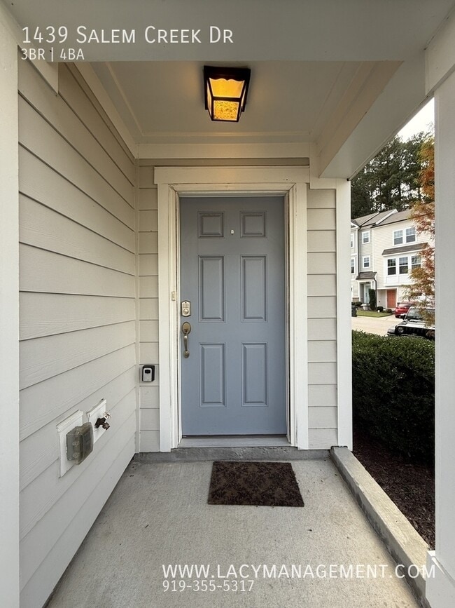 Building Photo - 1439 Salem Creek Dr