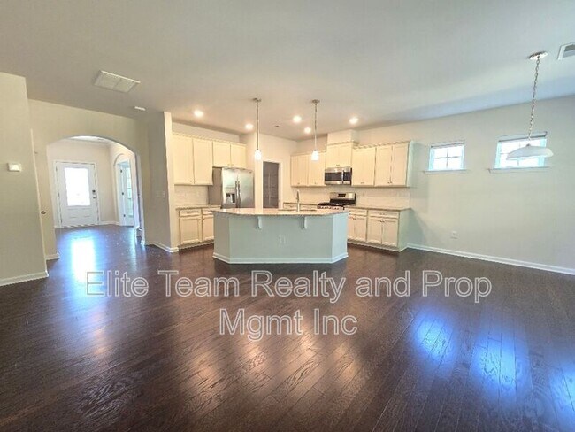 Building Photo - 14611 Murfield Ct
