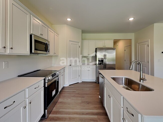 Foto del edificio - 3476 Jefferson Cor Ln