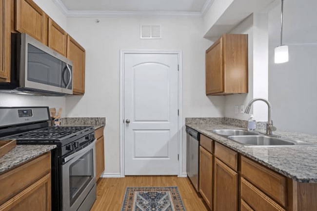 Building Photo - Ten 06 at Joshua Station Apartments