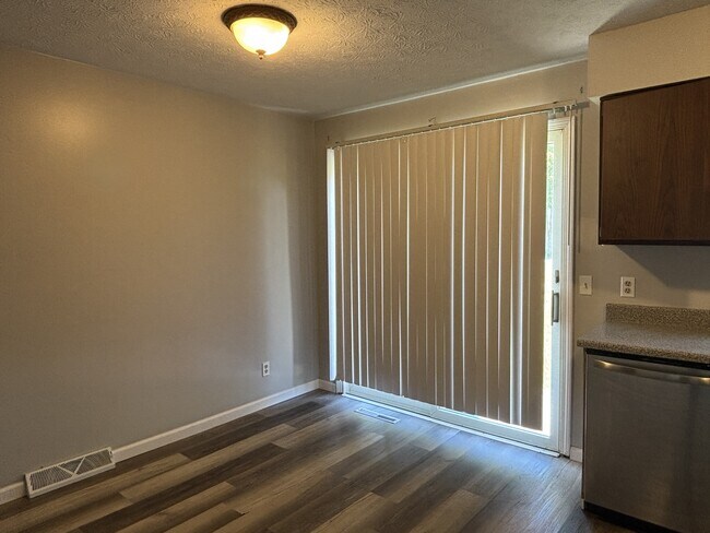 Foto del edificio - 601 Lakeview Dr