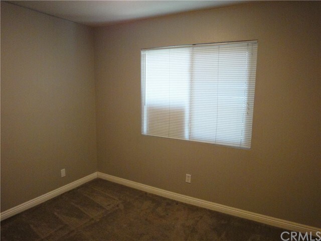 Building Photo - 2511 W Sunflower Ave