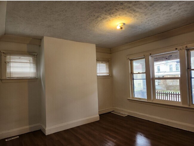 Foto del edificio - 4153 EAST 123RD STREET