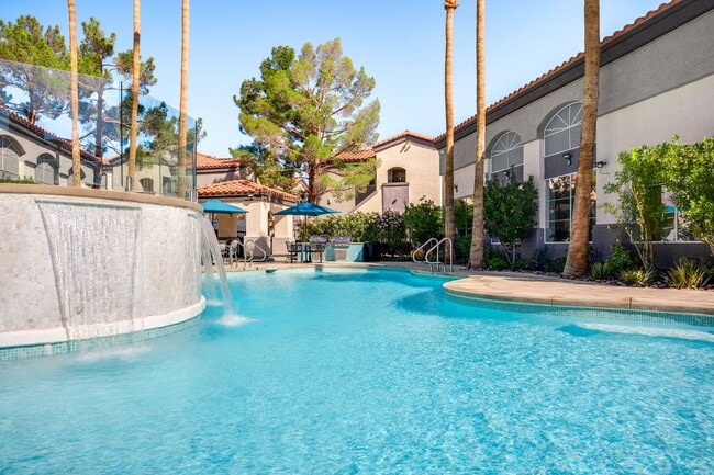 Swimming Pool - Element