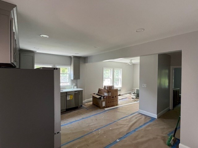 Building Photo - 39 Lotus Ave