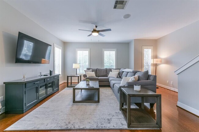 Foto del edificio - 1702 Elgin St