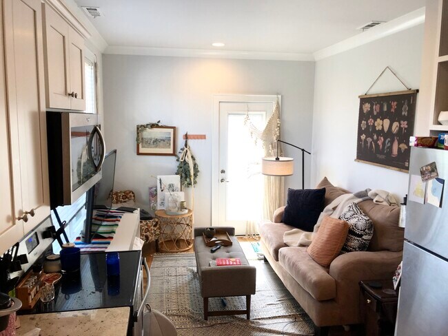 Living/Kitchen - 910 Trice Dr