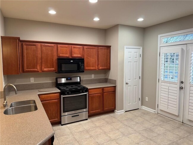 Building Photo - 3669 Chicago St NW