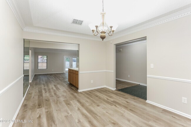 Foto del edificio - 533 Majestic Wood Dr