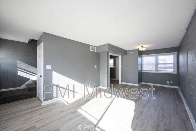 Foto del edificio - 6068 E 16th St