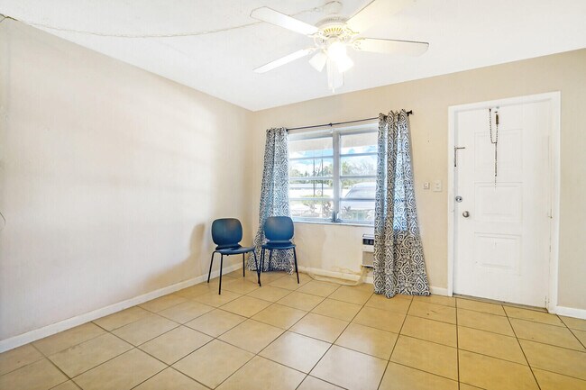 Foto del edificio - 2036 NE 26th St