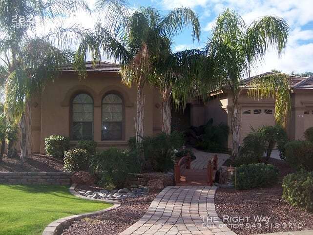 Primary Photo - 2829 E Cedar Pl