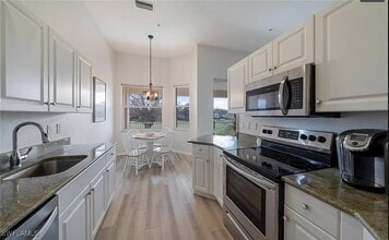 Building Photo - 640 Lalique Cir