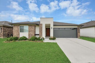 Building Photo - 7923 Cattleman Vly Dr