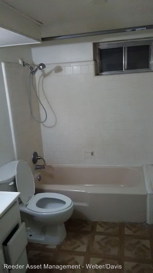 Foto del edificio - 5 br, 2 bath House - 849 North 450 West