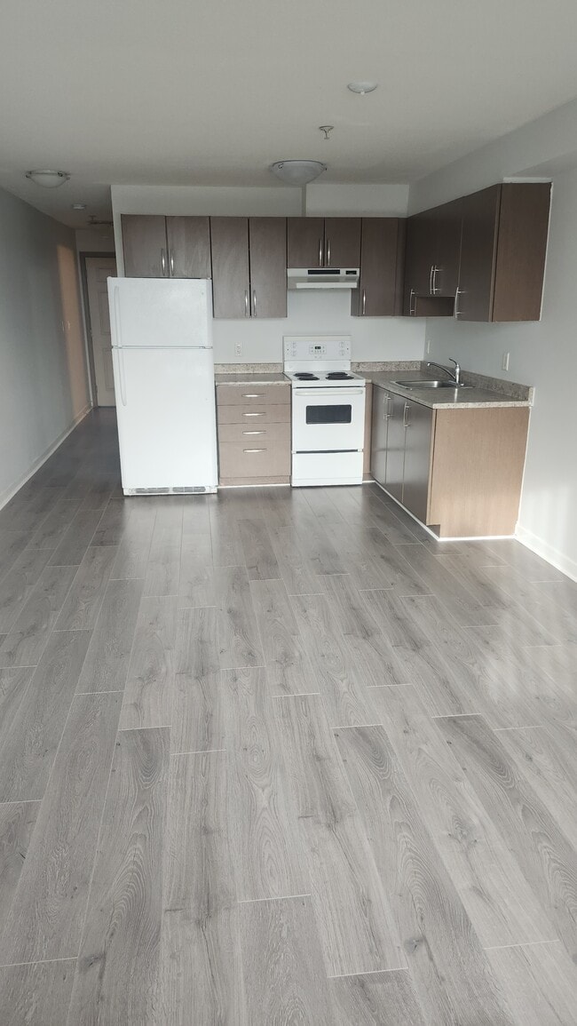 Building Photo - 3683 E Hastings St