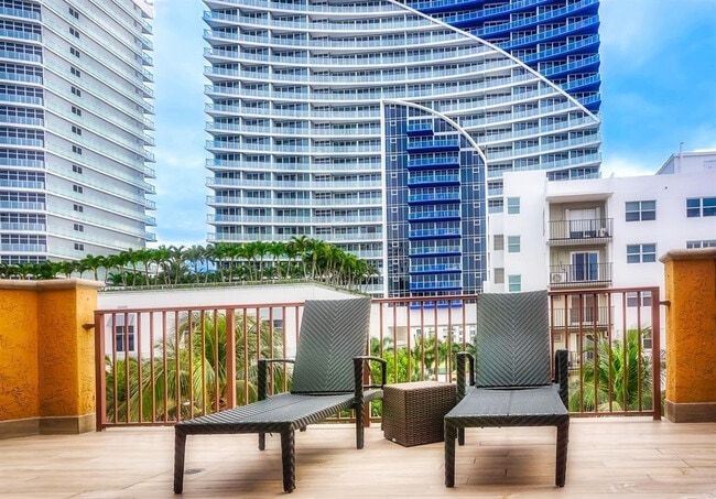 Foto del edificio - 3035 Riomar St