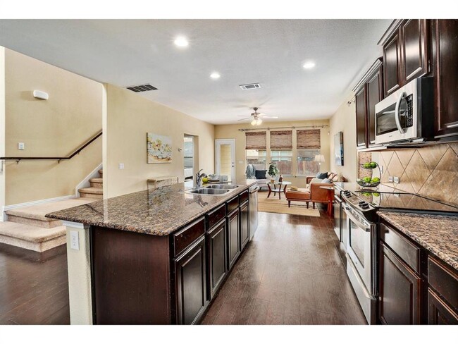 Building Photo - 16021 Travesia Way
