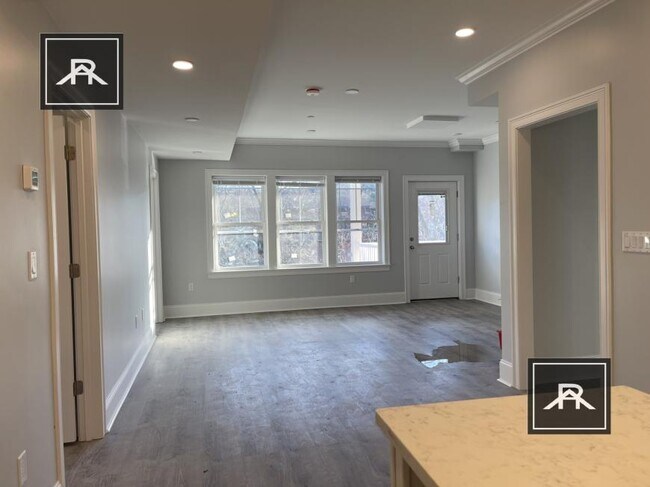 Foto del edificio - 4 bedroom in Brighton MA 02135