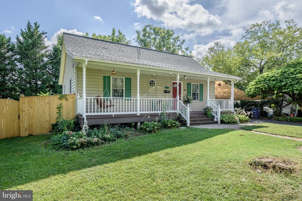 223 Royal St SE, Leesburg, VA 20175 House Rental in Leesburg, VA