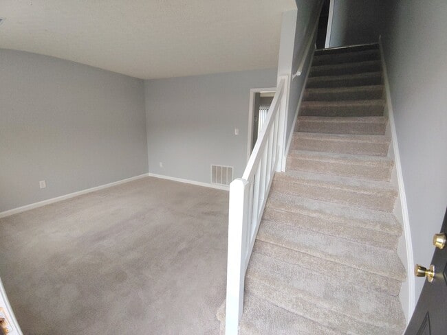 Building Photo - 16 Duiguid Dr