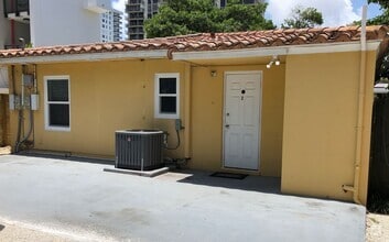 Building Photo - 3048 N Ocean Blvd