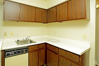 Clairridge Estates Apartments photo'