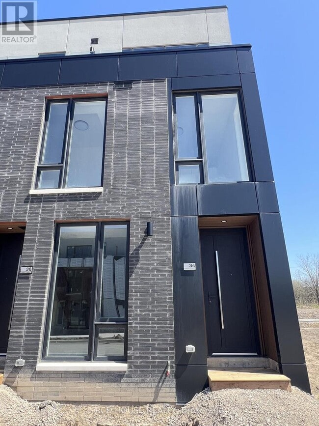 Building Photo - 34 Everett Cmn