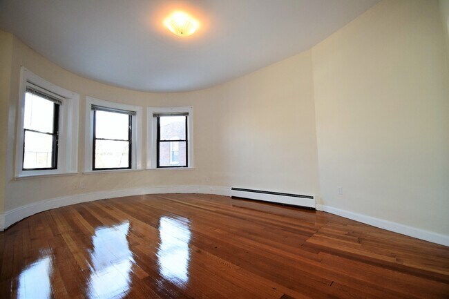 Foto del edificio - 1728 Beacon St