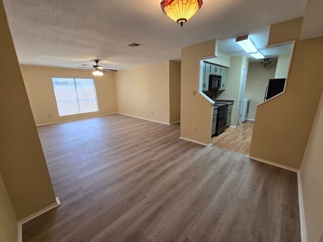 Building Photo - 5669 Birchmont Dr