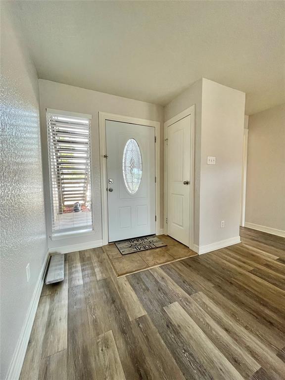 Building Photo - 418 Garland Dr