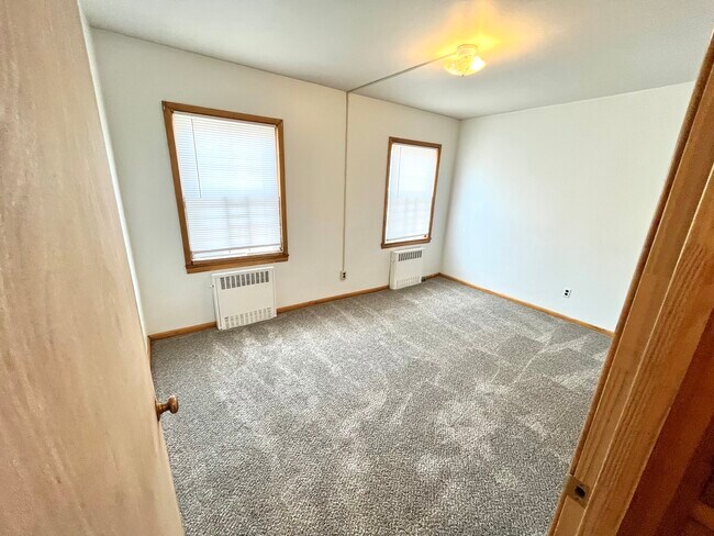 Foto del edificio - 308 W 8th St