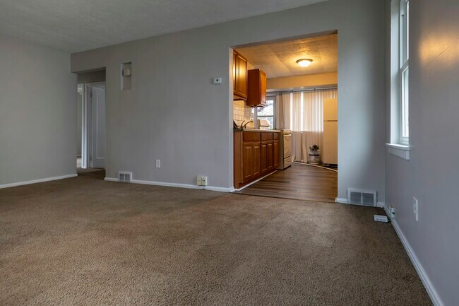 Building Photo - 25601 Briardale Ave