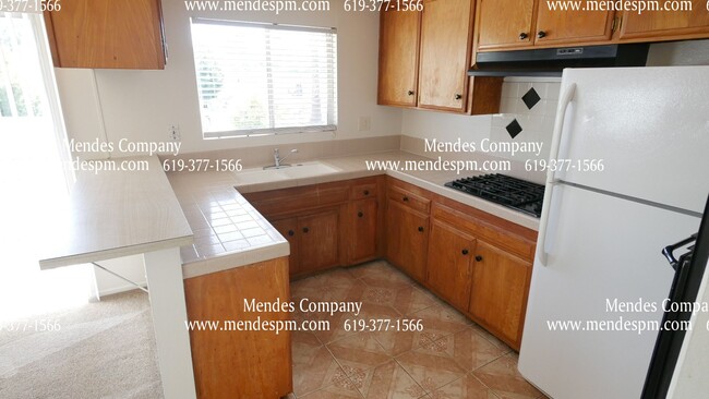 Building Photo - Spacious 1 BD/1 BA Apartment in Vista