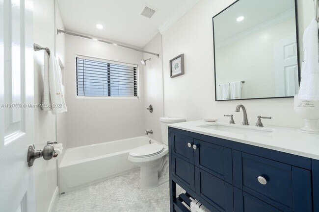Foto del edificio - 11384 Royal Palm Blvd