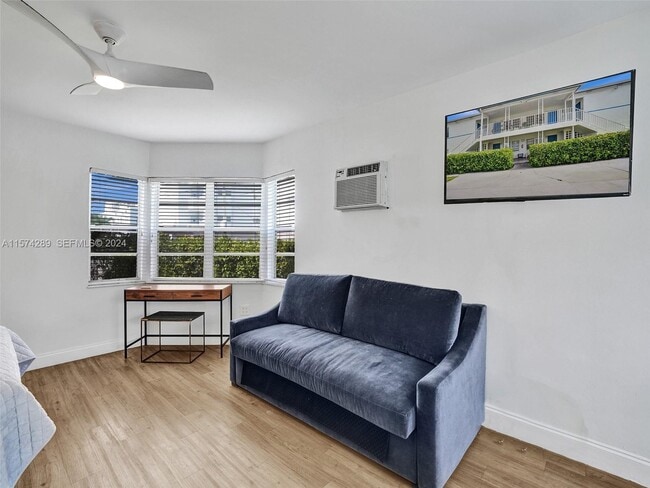 Foto del edificio - 7143 Bonita Dr