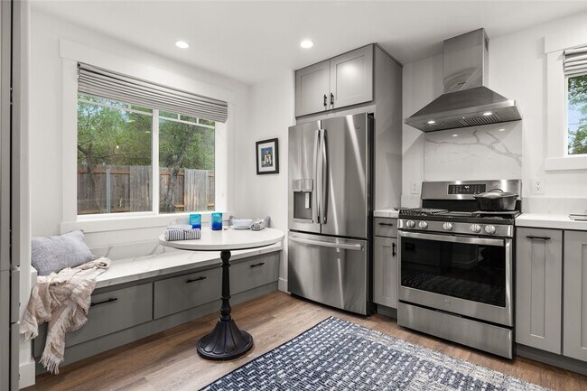 Foto del edificio - 441 Karrow Ave