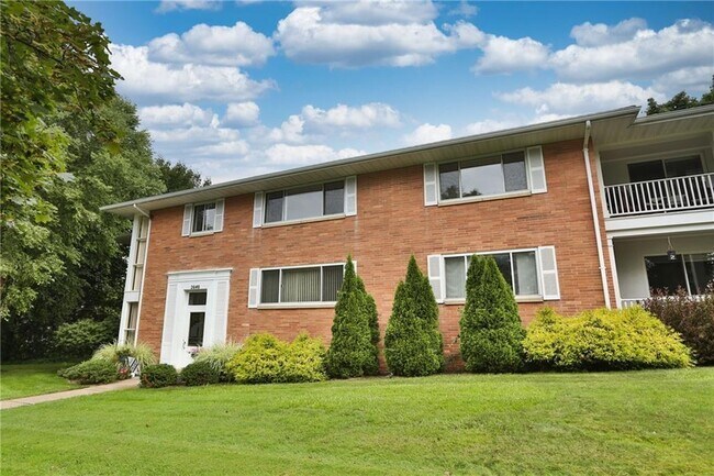 Foto del edificio - 2640 Highland Ave