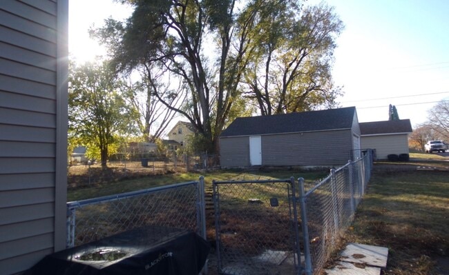 Fenced in yard - 601 S Wisconsin St