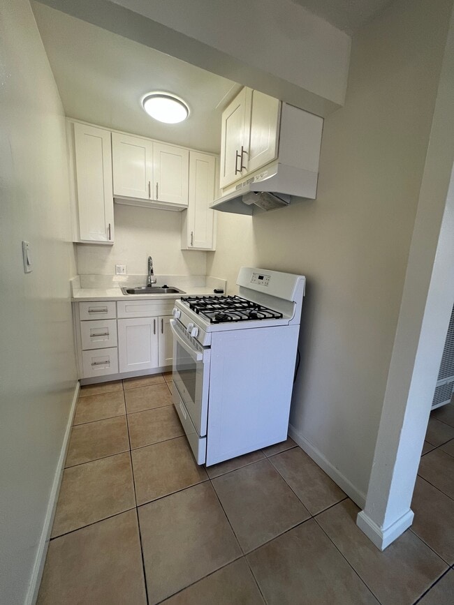 Foto del edificio - 1134 N East St