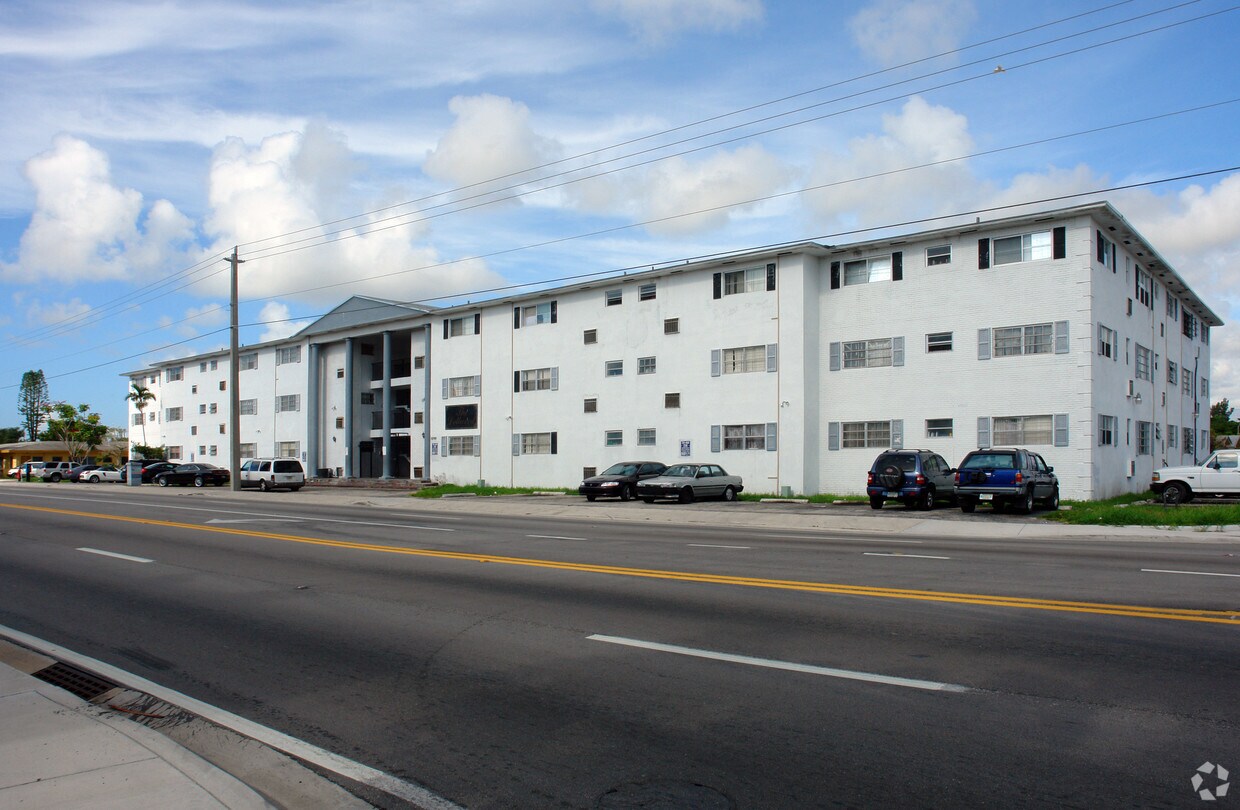 White House Apartments Apartments in North Miami, FL