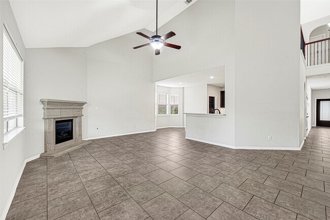 Building Photo - 2865 Milano Ln