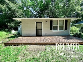 Building Photo - 913 N 69th Ave